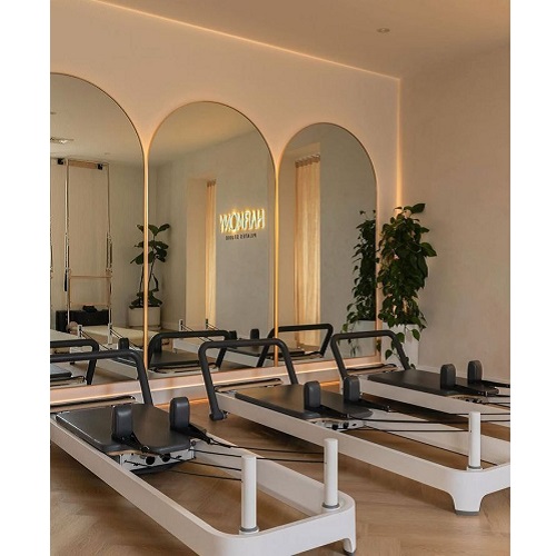 آینه باشگاه ورزشی